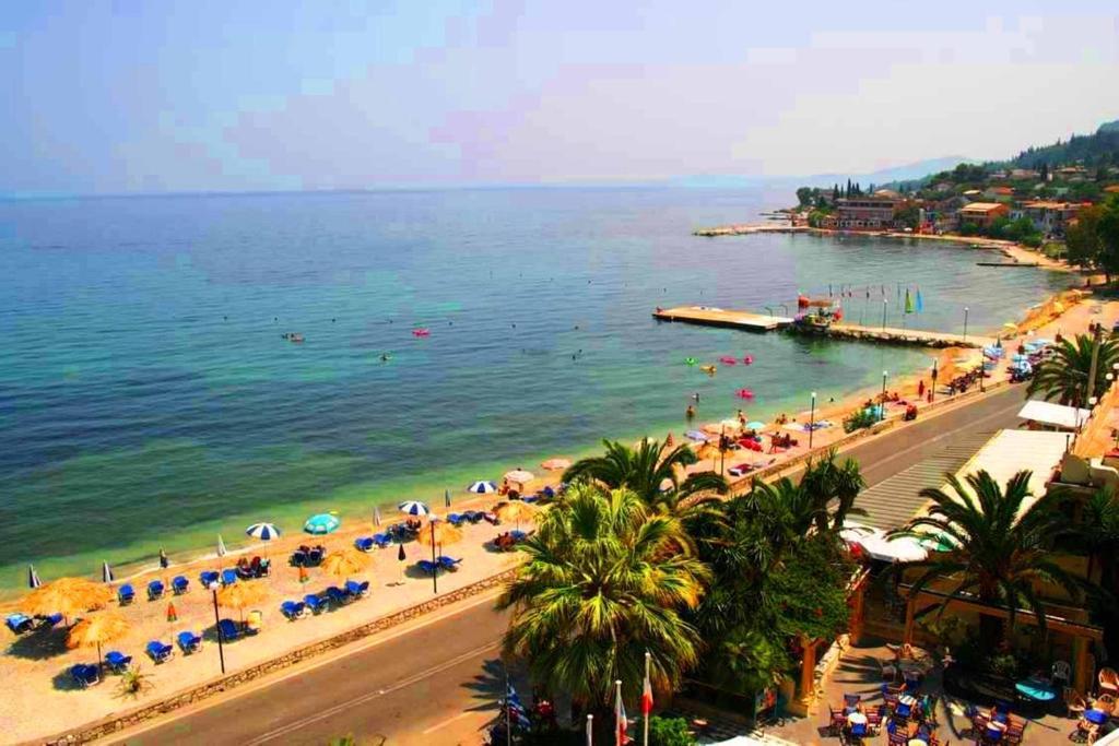 Twins * Benitses (Corfu)